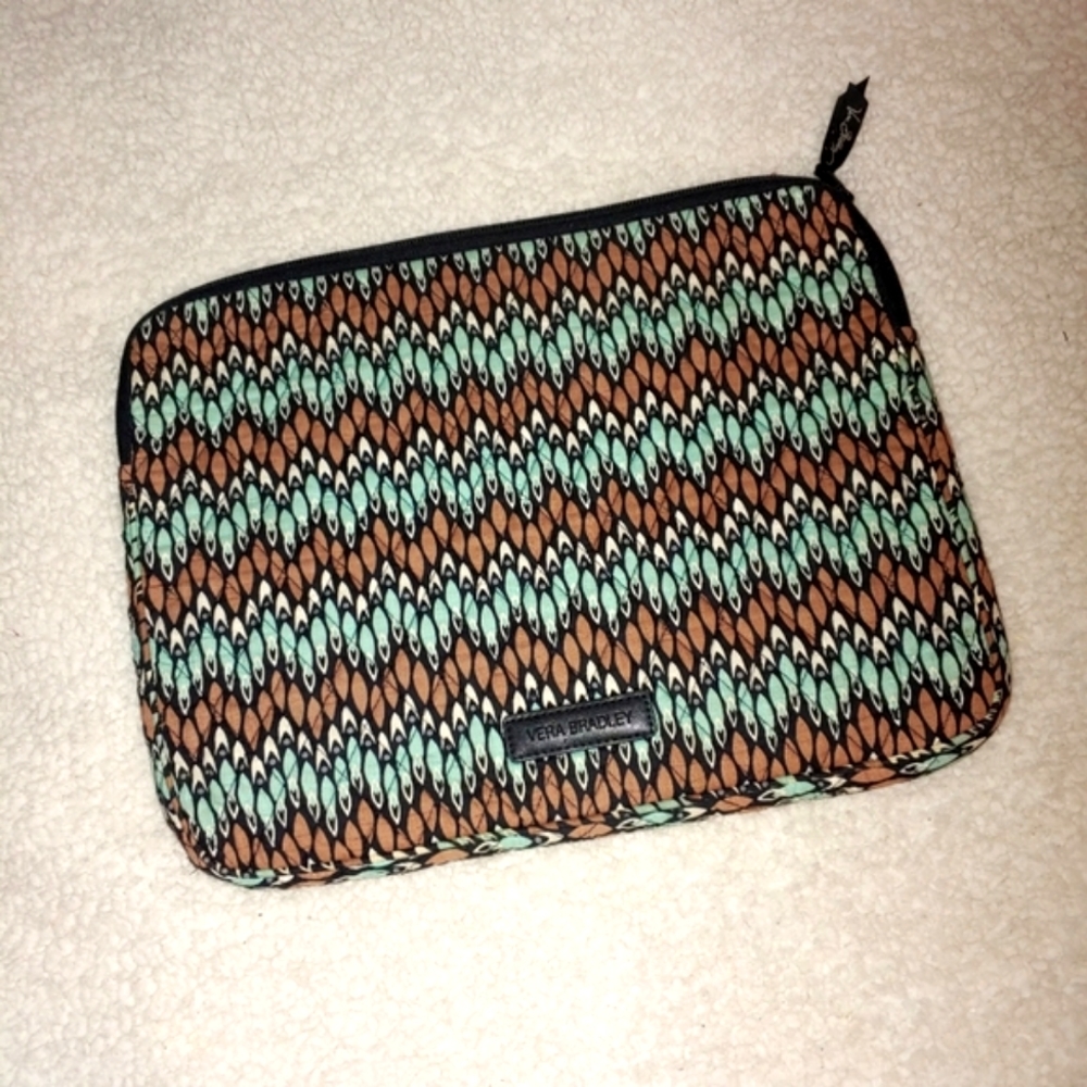 🟤🟢🟤 EUC VERA BRADLEY Laptop/Notebook Cover.